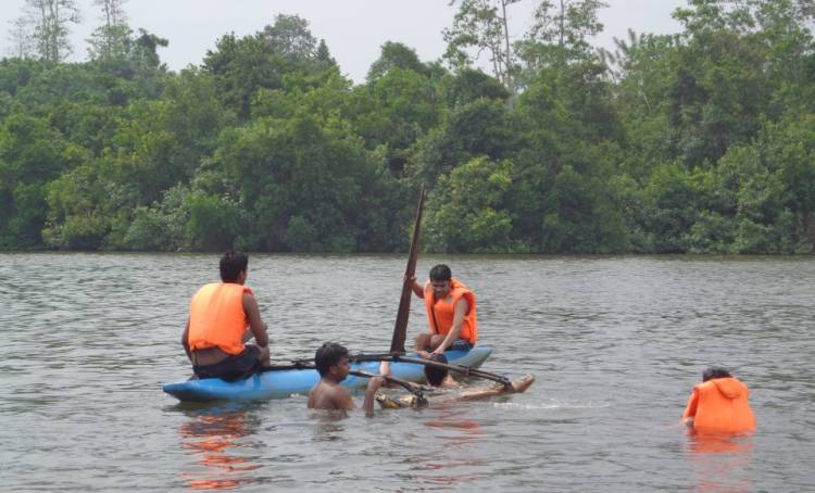 Riding Oruwa (Boat)