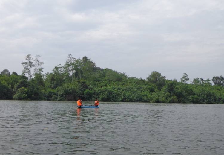 Riding Oruwa (Boat)